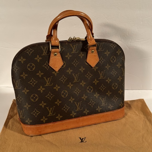 Louis Vuitton Alma - Picture 3 of 16